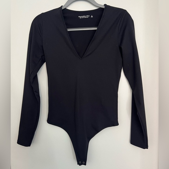 Abercrombie Long-Sleeve Seamless Fabric V-Neck Bodysuit - Black - Small - Picture 5 of 8